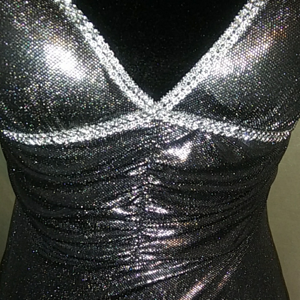 Dress - Picture 2 of 7